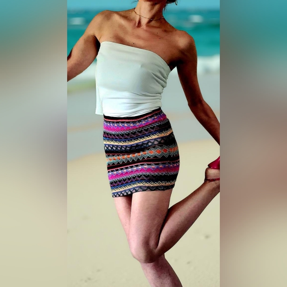 Colorful Patterned Mini Knit Skirt